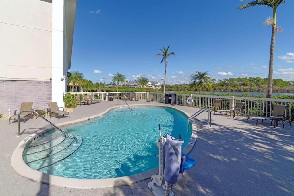Holiday Inn Express Hotel & Suites Port Charlotte Luaran gambar